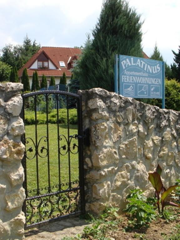 קסזטלי Palatinus Apartmanok מראה חיצוני תמונה